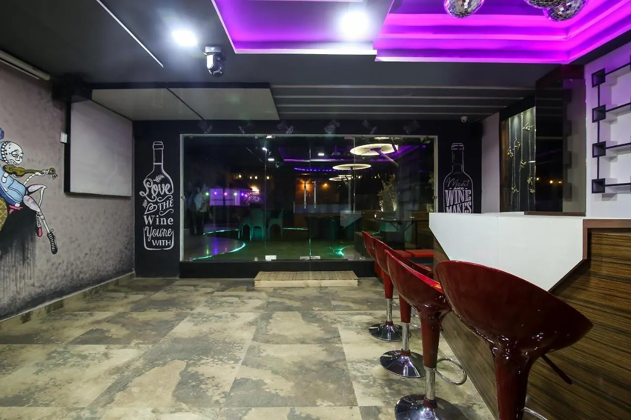Hotel Madhushrie Агра Индия
