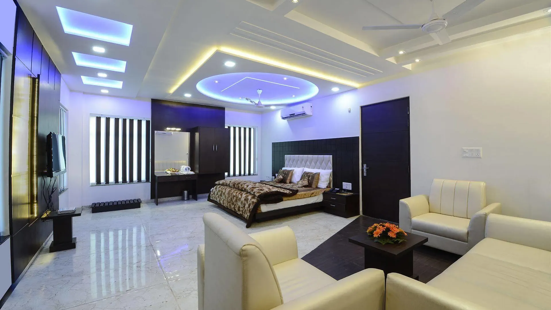 Hotel Madhushrie Agra  3*, Agra (Uttar Pradesh) India